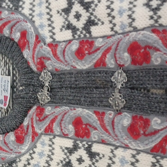 Vintage Voss Pure Wool Sweater - Picture 3 of 5